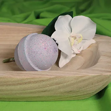 Bonjour Remy! Vegan and Hemp Oil Bath Bomb